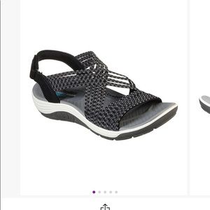 BRAND NEW SZ 8 SKECHERS SANDAL